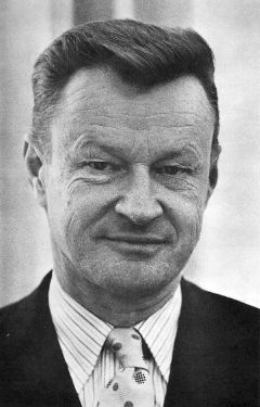 [Brzezinski Photo]